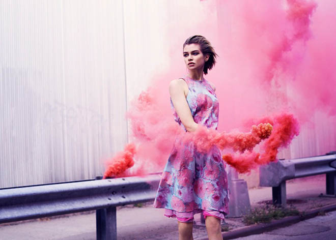 Розовое платье – отличный выбор для романтичного образа