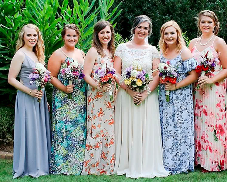 Платья подружек невесты в одном стиле