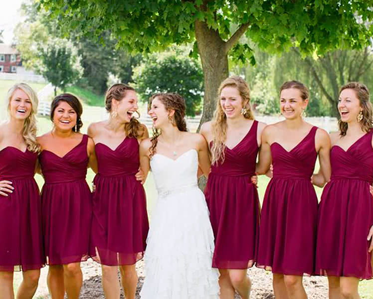 Какое бордовое платья выбрать для подружки невесты