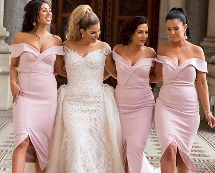 Как выбрать розовые платья для подружек невесты, фото образов