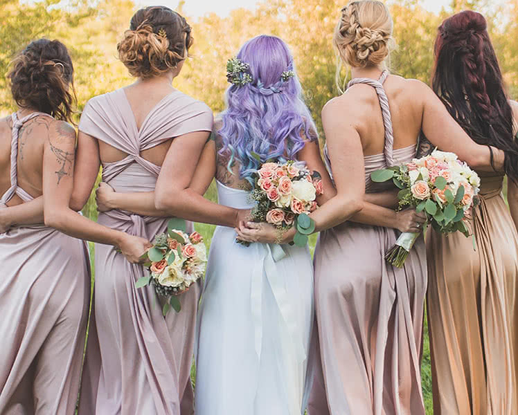 Какие платья-трансформеры выбрать для подружек невесты, фото