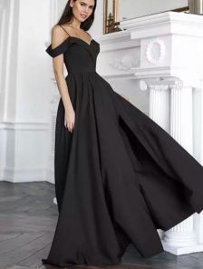 Черное нарядное платье с запахом и с окрытыми плечами