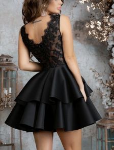Короткое черное коктейльное платье с двойной юбкой