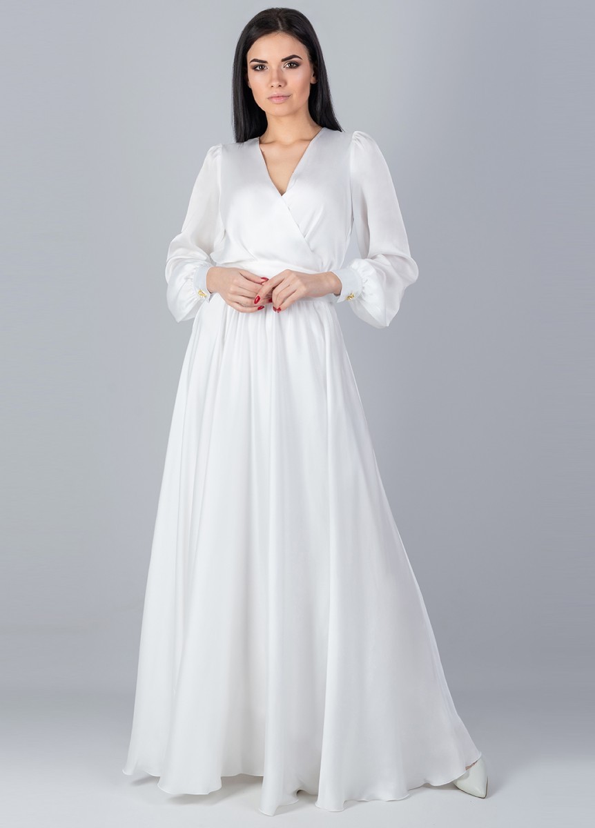 Вечернее белое шелковое платье в пол с длинными рукавами
