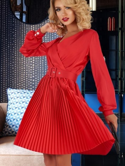 Нарядное короткое шелковое платье красного цвета с юбкой плиссе, фото 1