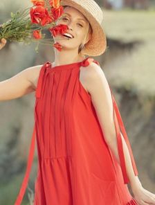 Нарядное красное длинное платье с карманами A-силуэта