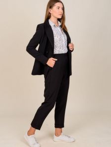 Черный классический женский брючный костюм двойка с классическими брюками и пиджаком