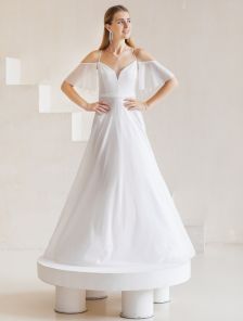 Нарядное белое платье в пол на тонких бретелях