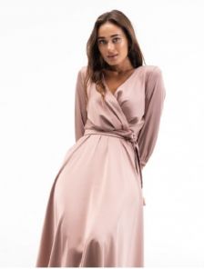 Нарядное атласное платье миди с запахом и рукавом 3/4 цвета капучино