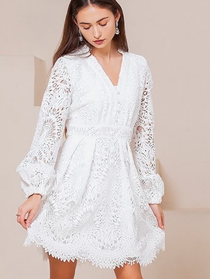 Белое короткое кружевное платье с длинным рукавом, фото 1