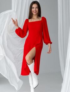 Красное легкое платье с квадратным вырезом
