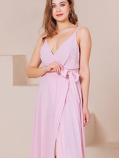 Светло-розовое вечернее платье миди с открытыми плечами, фото 1