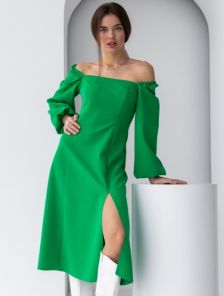 Зеленое классическое платье с квадратным вырезом на длинный рукав