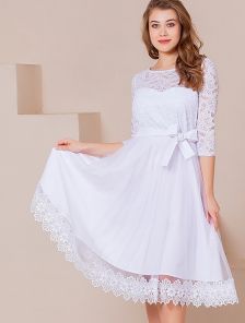 Белое короткое кружевное платье с рукавом 3/4 для подружки невесты