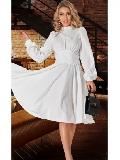 Белое струящееся платье с подчеркнутой талией и длиным рукавом, фото 1