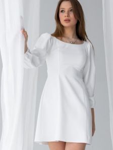 Белое классическое платье на длинный рукав