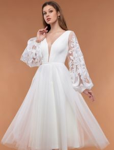 Нарядное белое короткое вечернее платье с пышной юбкой 