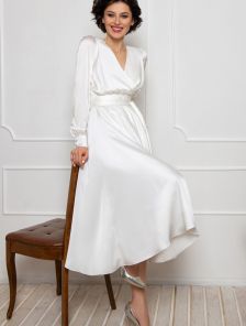 Нарядное белое шелковое платье до косточки на длинный рукав