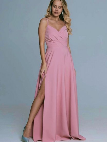 Розовое длинное платье на бретелях с разрезом, фото 1