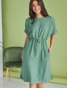 Зеленое льняное летнее платье большого размера