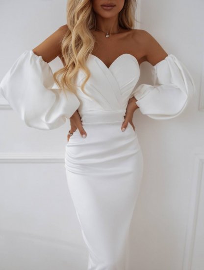 Элегантное и шикарное облегающее платье белого цвета с открытыми плечами - идеально подходит для летних коктейлей, фото 1