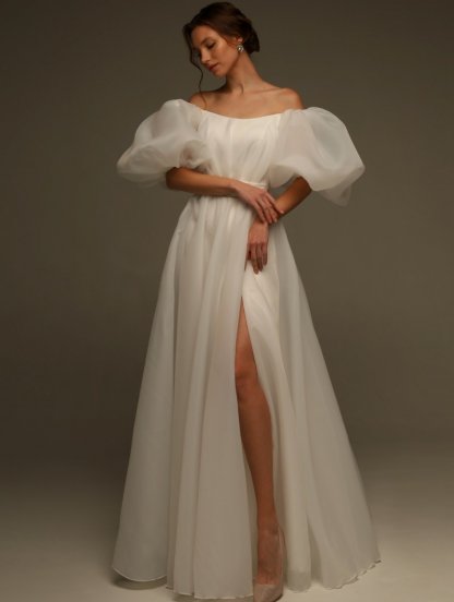 Свадебное пышное платье с разрезом и рукавами «буфф», фото 1