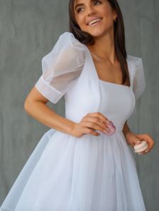 Белое мини-платье с квадратным вырезом: элегантное и сексуальное коктейльное платье для женщин