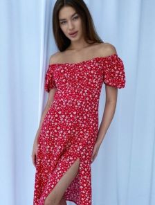 Штапельное красное платье миди в цветочный принт с разрезом по ноге