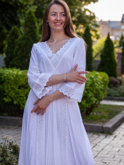 Белое макси-платье с цветочным принтом, рукавом-колоколом 3/4, А-силуэтом и завышенной талией, фото 1