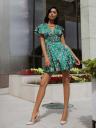 Зеленое шелковое платье с цветочным принтом: идеальное мини-платье для летней вечеринки и отпуска, фото 3