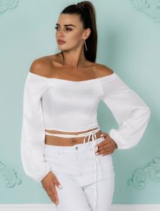Нарядная белая атласная блуза-топ с рукавами и завязками на талии