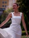 Шикарное атласное платье-миди с квадратным вырезом белого цвета — идеально для весны и лета, фото 4