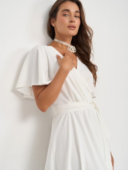 Элегантное белое платье миди с рукавами-бабочками – идеально подходит для летних коктейлей и официальных мероприятий, фото 1