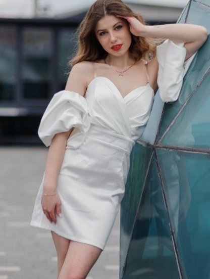 Сексуальное маленькое белое коктейльное платье: элегантное платье-футляр с пышными рукавами для летней вечеринки, фото 1