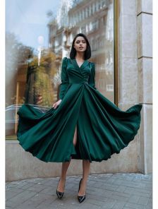 Зеленое шелковое платье-миди с запахом и длинными рукавами, расклешенное по фигуре , идеально подходит для официальных мероприятий