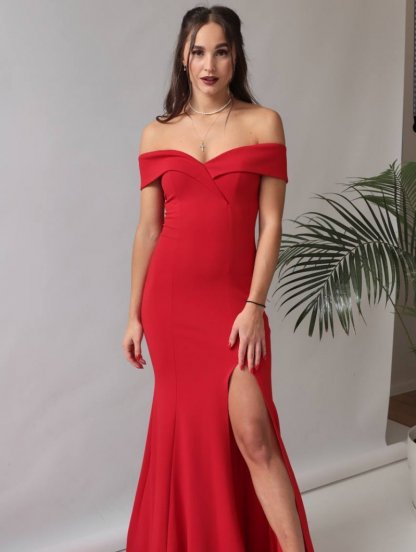 Элегантное облегающее красное платье с открытыми плечами, фото 1