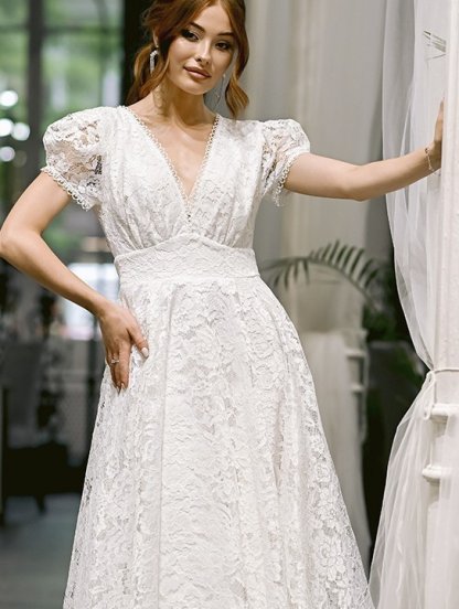 Элегантное белое кружевное платье-миди с короткими рукавами – идеально для весенних и осенних мероприятий, фото 1