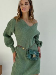 Короткое вязаное платье трапеция на зиму