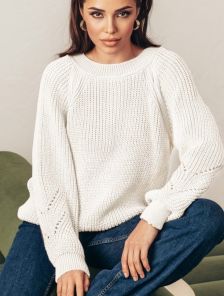 Женский теплый светлий свитер
