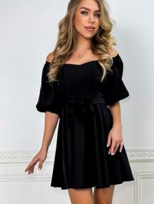 Короткое коктейльное платье черного цвета с пышными рукавами — идеально подходит для выпускного, гостей на свадьбе и летних вечеринок