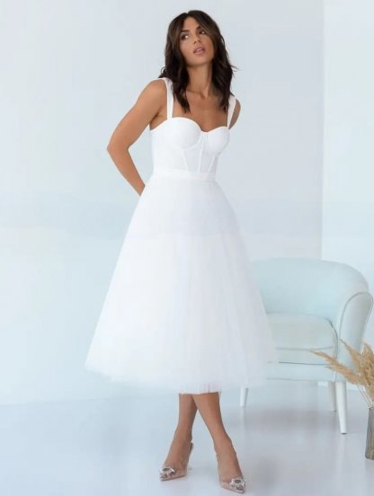 Красивое корсетное белое платье ниже колен, фото 1
