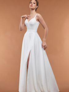Белое длинное платье в пол с разрезом по ноге для невесты
