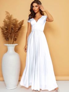 Нарядное белое блестящее длинное платье 