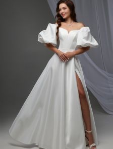 Длинное свадебное платье с открытыми плечами