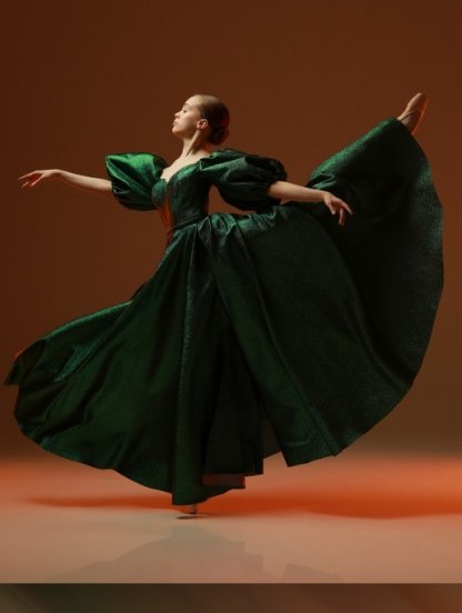 Зеленое нарядное платье с модной пышной юбкой, фото 1