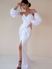 Белое длинное платье футляр с съемными пышными рукавами