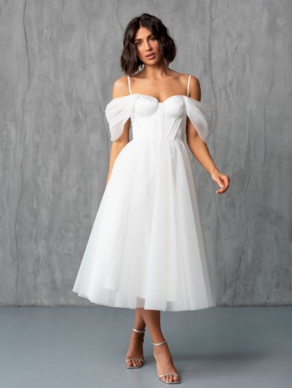 Нарядное корсетное белое платье с чашками, фото 1