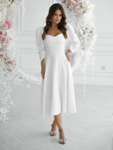 Изысканное молочное платье