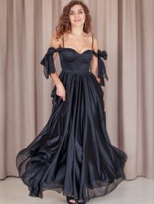 Черное корсетное блестящее платье