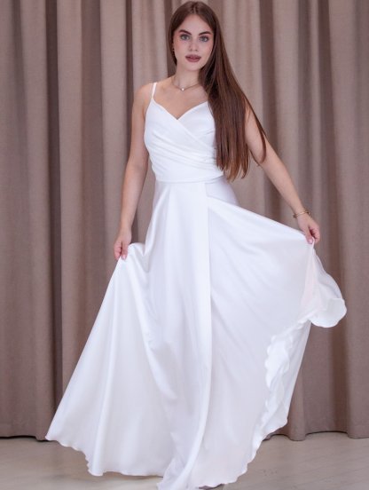 Белое длинное вечернее платье с разрезом на ноге, фото 1